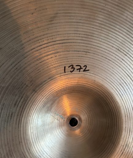 18” A Zildjian Thin Crash Hollow Logo [1978–1982] 1372g